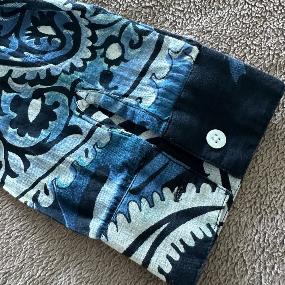 Le Lis Blanc Blue flowers printed Shirt long sleeves NWOT - Picture 2 of 7